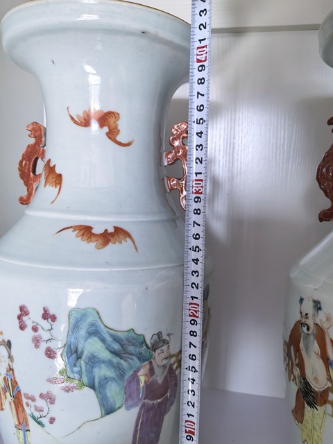 古玩陶瓷清中期 粉彩人物紋瓶真品鑒賞圖