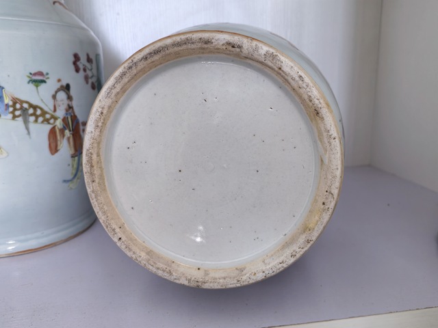 古玩陶瓷清中期 粉彩人物紋瓶真品鑒賞圖