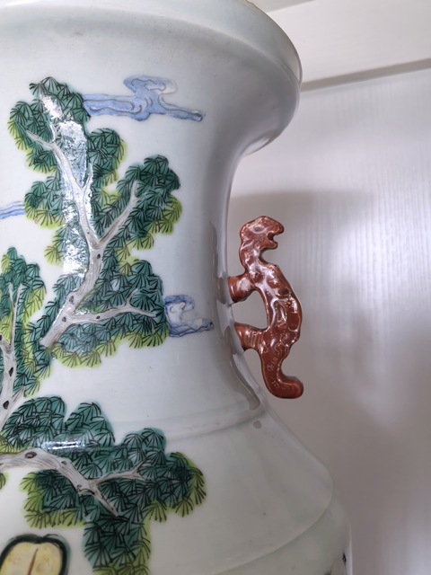 古玩陶瓷清中期 粉彩人物紋瓶真品鑒賞圖