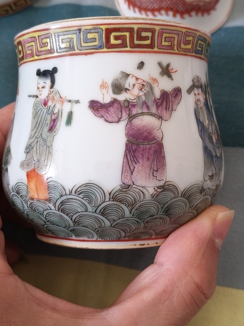 古玩陶瓷粉彩八仙人物蓋罐真品鑒賞圖