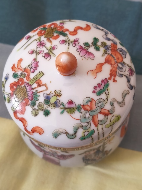 古玩陶瓷粉彩八仙人物蓋罐真品鑒賞圖