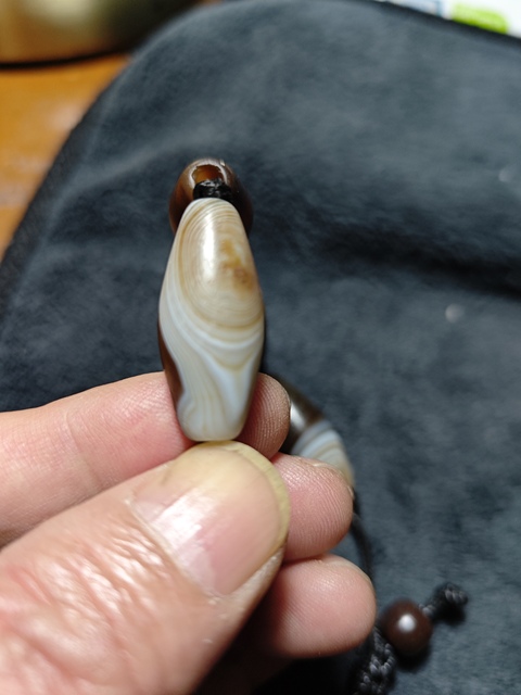 古玩玉器纏絲瑪瑙珠串真品鑒賞圖