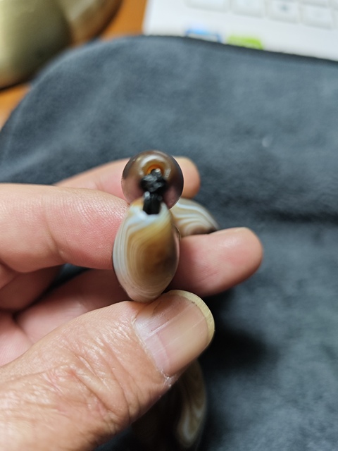 古玩玉器纏絲瑪瑙珠串真品鑒賞圖