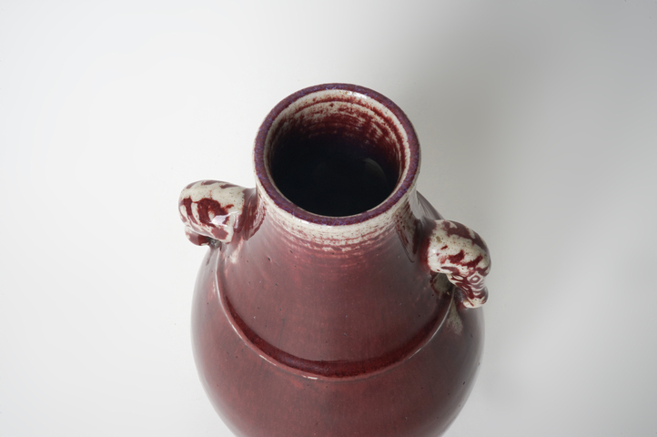 古玩陶瓷清中期·紅釉象耳尊拍賣，當前價格999元