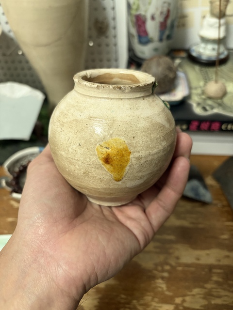 古玩陶瓷點彩罐真品鑒賞圖