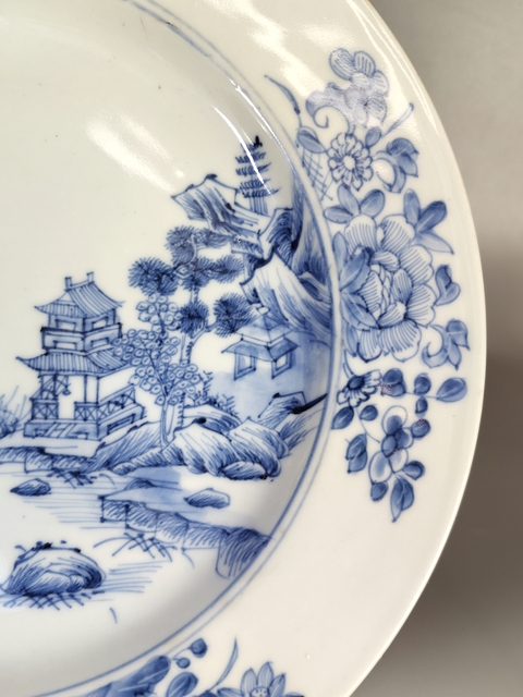 古玩陶瓷青花山水人物盤真品鑒賞圖