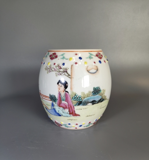古玩陶瓷民國(guó)-粉彩人物故事紋鼓釘罐拍賣(mài)，當(dāng)前價(jià)格1369元