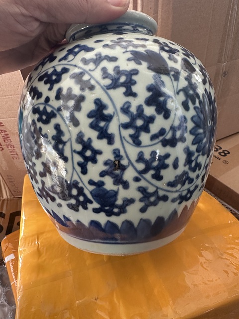 古玩陶瓷青花纏枝花卉紋太白罐真品鑒賞圖