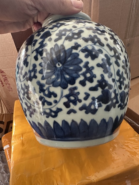 古玩陶瓷青花纏枝花卉紋太白罐真品鑒賞圖