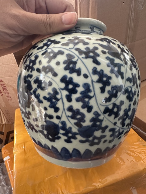 古玩陶瓷青花纏枝花卉紋太白罐真品鑒賞圖