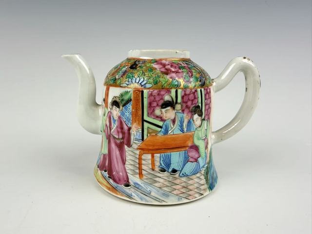 古玩陶瓷清晚期·西廂記人物故事茶壺拍賣，當前價格0元