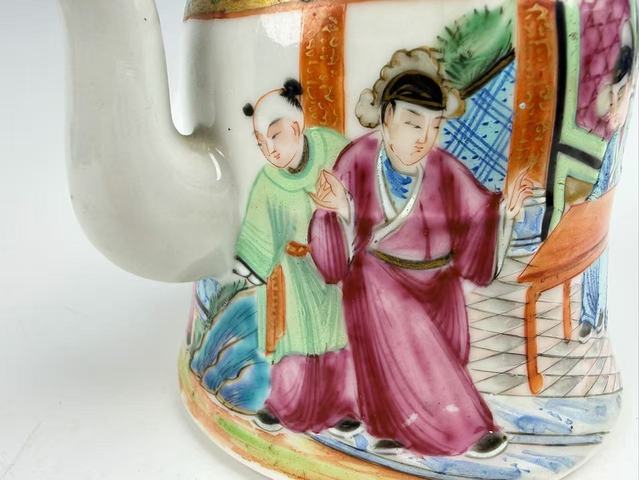 古玩陶瓷清晚期·西廂記人物故事茶壺拍賣，當前價格0元