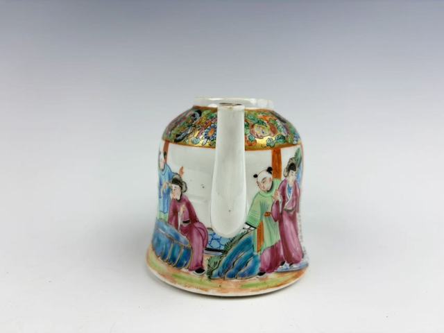 古玩陶瓷清晚期·西廂記人物故事茶壺拍賣，當前價格0元