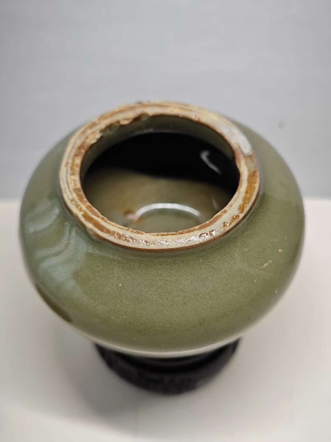 古玩陶瓷龍泉青瓷蓋罐真品鑒賞圖