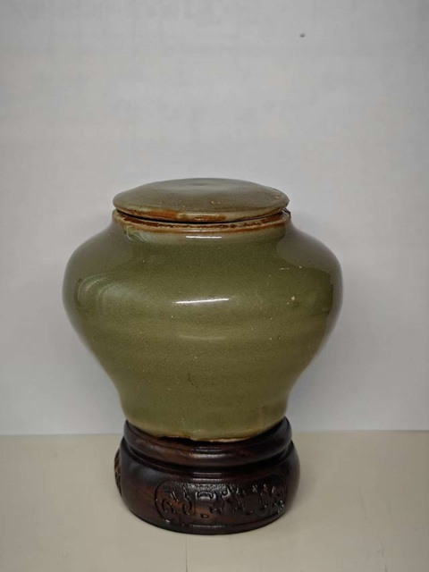 古玩陶瓷龍泉青瓷蓋罐真品鑒賞圖