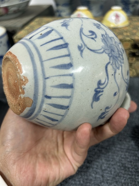 古玩陶瓷青花花卉紋雙系執(zhí)壺真品鑒賞圖