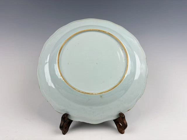 古玩陶瓷清乾隆·粉彩加藍料彩花卉花口盤拍賣，當前價格0元