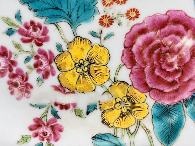 古玩陶瓷清乾隆·粉彩加藍料彩花卉花口盤拍賣，當前價格0元