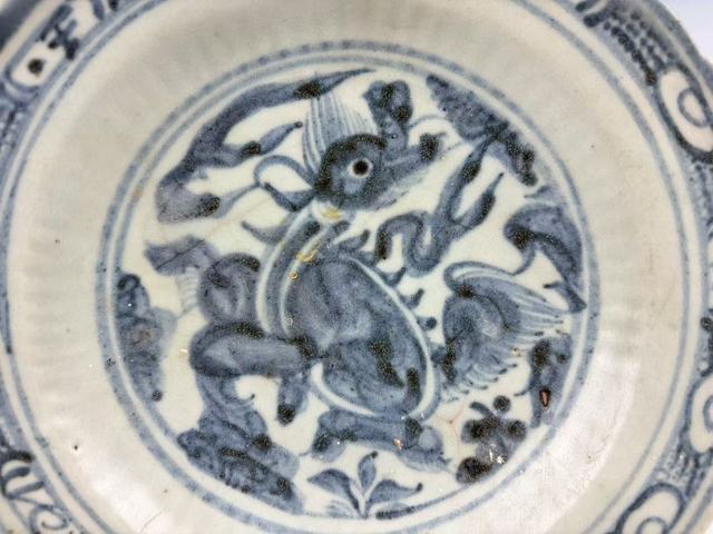 古玩陶瓷明中期·青花麒麟望月花口盤拍賣，當前價格0元