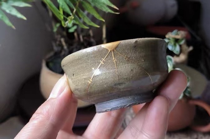 古玩陶瓷龍泉青瓷杯真品鑒賞圖