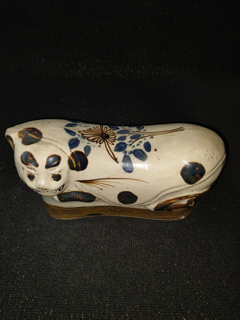 古玩陶瓷磁州窯青花褐彩貓兒枕真品鑒賞圖