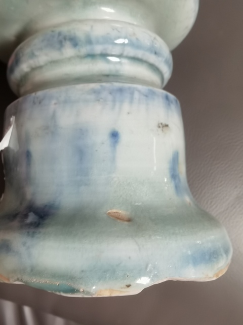 古玩陶瓷青花燈臺真品鑒賞圖