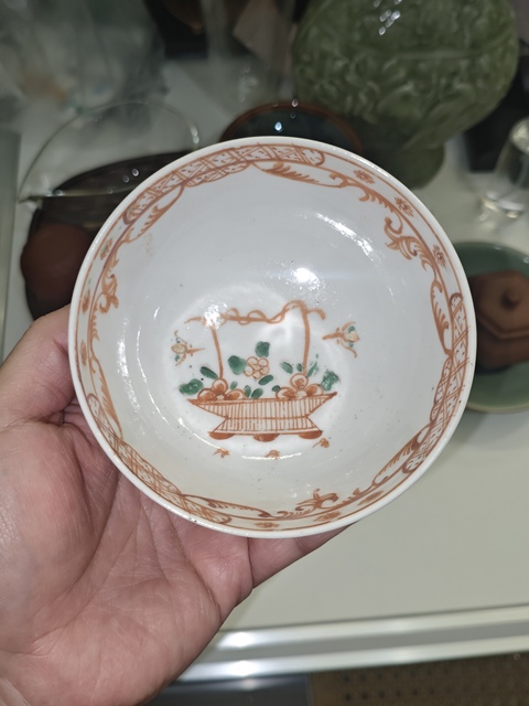 古玩陶瓷紅綠彩碗真品鑒賞圖