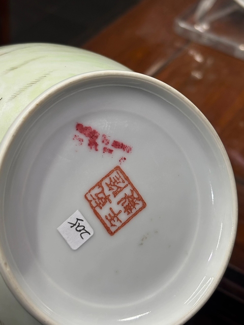 古玩陶瓷粉彩人物故事燈籠瓶真品鑒賞圖