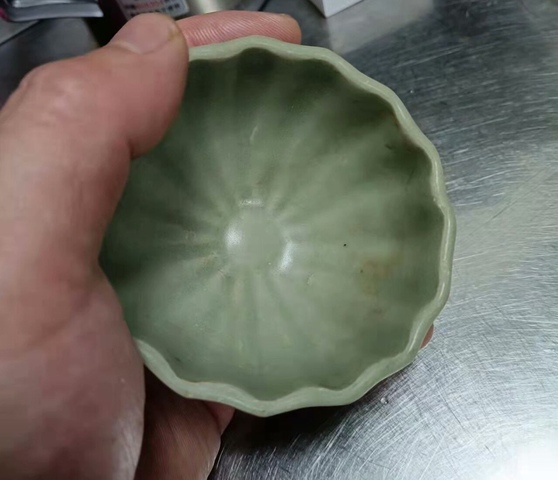 古玩陶瓷龍泉青瓷蓮子杯真品鑒賞圖