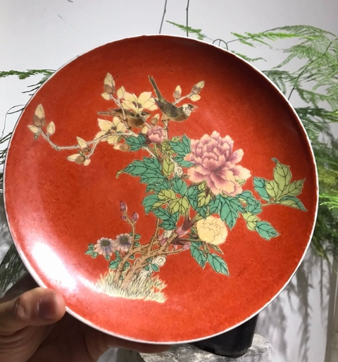 古玩陶瓷珊瑚紅粉彩花鳥紋盤真品鑒賞圖