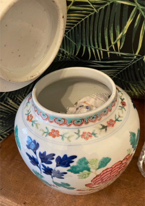 古玩陶瓷青花加彩花卉紋蓋罐真品鑒賞圖