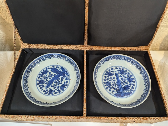 古玩陶瓷花鳥(niǎo)紋青花盤(pán)真品鑒賞圖