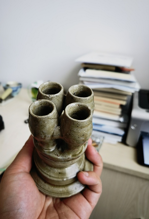 古玩陶瓷越窯青瓷四管香插拍賣，當前價格12800元