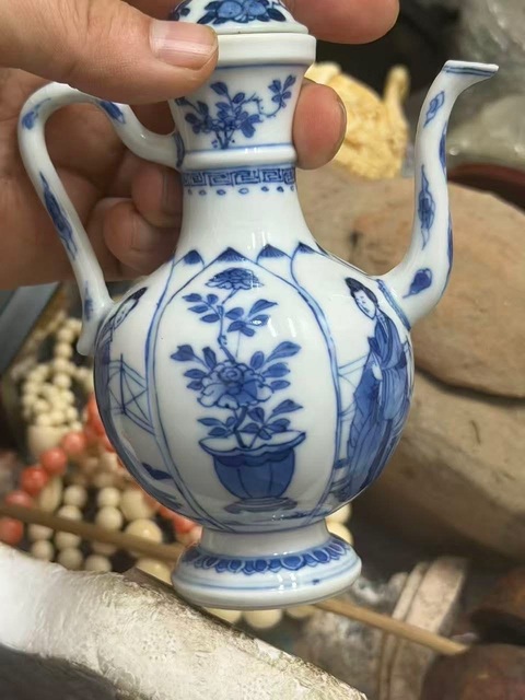 古玩陶瓷清康熙青花四美圖執壺拍賣，當前價格18000元