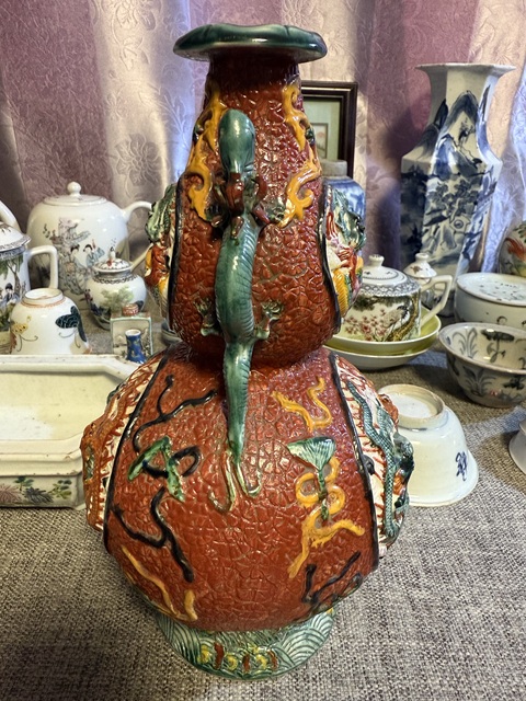 古玩陶瓷創匯粉彩堆塑龍紋葫蘆瓶拍賣，當前價格3888元