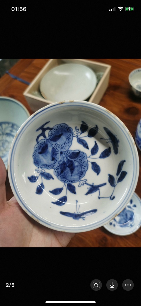 古玩陶瓷青花花卉紋盤［日本］真品鑒賞圖