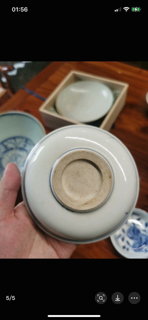 古玩陶瓷青花花卉紋盤［日本］真品鑒賞圖