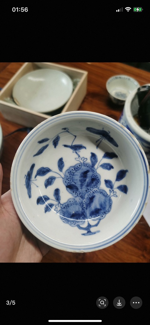 古玩陶瓷青花花卉紋盤［日本］真品鑒賞圖