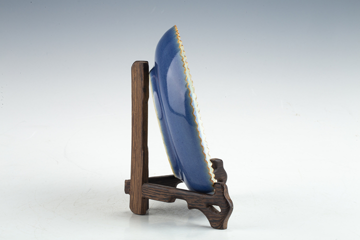 古玩陶瓷清中晚·“宣德年制”外藍釉內(nèi)青花龍虎紋花口盤拍賣，當前價格1552元