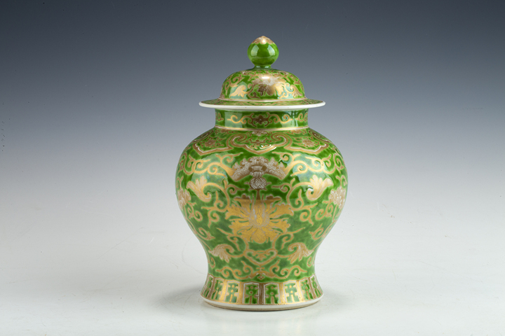 古玩陶瓷清末民初·綠地描金纏枝蓮福壽紋將軍罐拍賣，當前價格1586元
