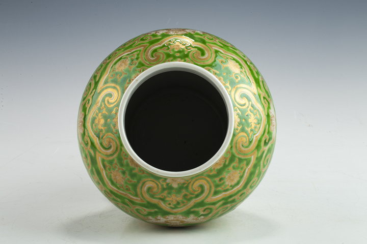 古玩陶瓷清末民初·綠地描金纏枝蓮福壽紋將軍罐拍賣，當前價格1586元