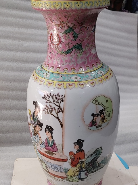 古玩陶瓷粉彩人物故事花蘭瓶真品鑒賞圖