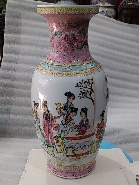 古玩陶瓷粉彩人物故事花蘭瓶真品鑒賞圖