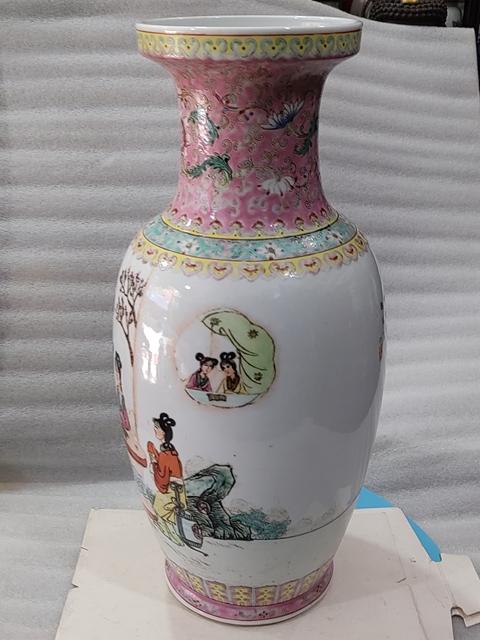 古玩陶瓷粉彩人物故事花蘭瓶真品鑒賞圖