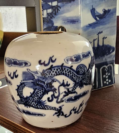 古玩陶瓷晚清?青花雙龍戲珠蛋型薄胎水盂（二級官）拍賣，當(dāng)前價格2200元