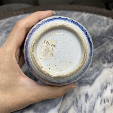 古玩陶瓷青花八寶花卉紋罐真品鑒賞圖