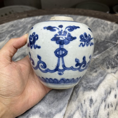 古玩陶瓷青花八寶花卉紋罐真品鑒賞圖