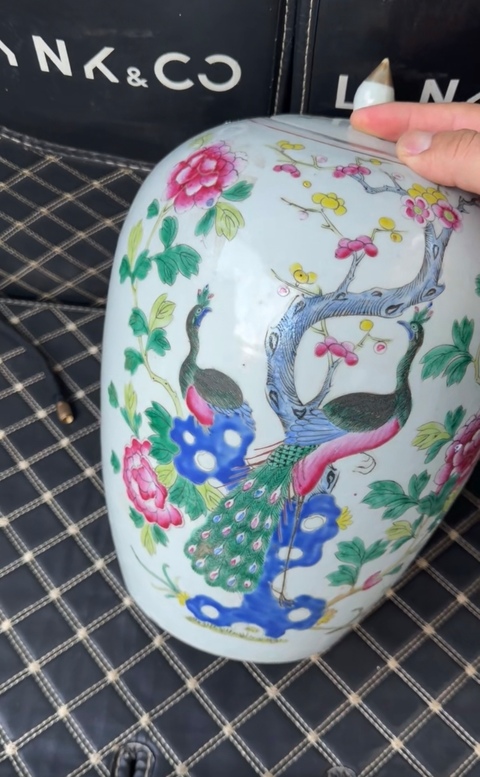 古玩陶瓷粉彩花鳥紋罐真品鑒賞圖