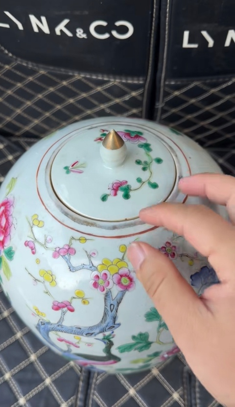 古玩陶瓷粉彩花鳥紋罐真品鑒賞圖