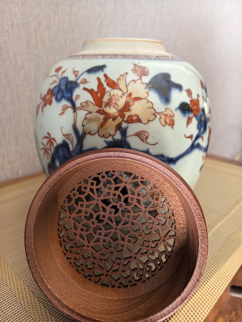 古玩陶瓷青花礬紅描金罐真品鑒賞圖